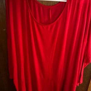 Women’s Light Top with sleeves like Reglan sleeves